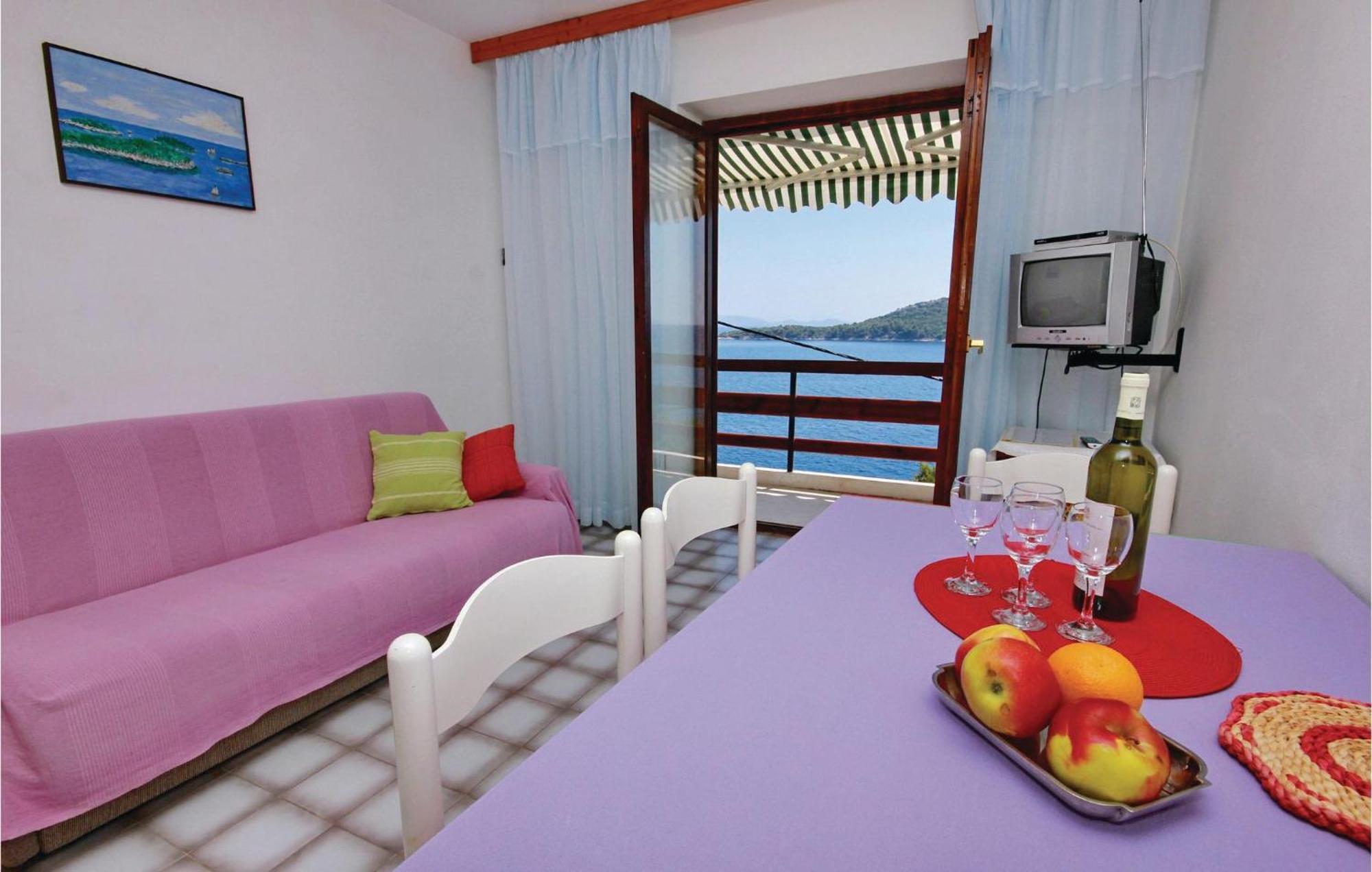 Beautiful Apartment In Prizba With Wifi Exterior photo