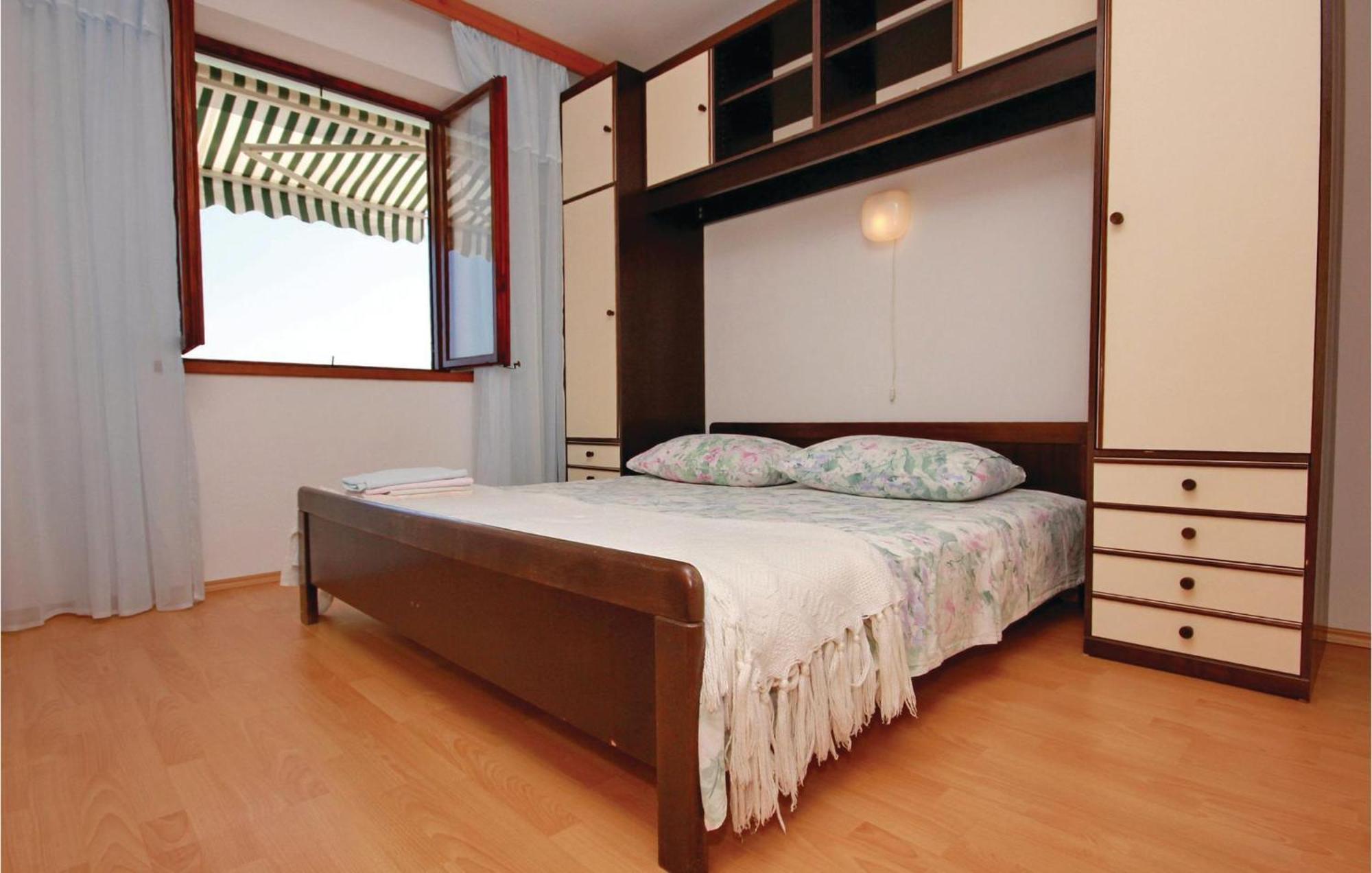 Beautiful Apartment In Prizba With Wifi Exterior photo